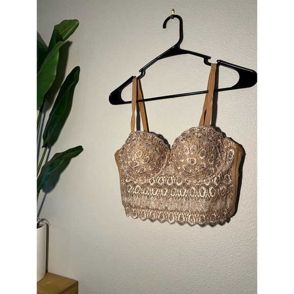 Windsor Reigning Lace Crop Top - Picture 2 of 5